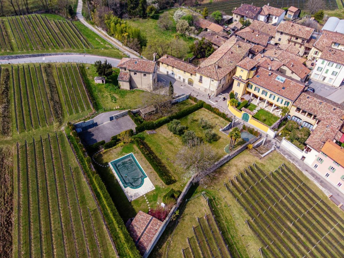 Castello Di Brusata Apartment By Quokka 360 - Romantic Flat With Pool Mendrisio Buitenkant foto